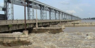 कोशीमा पानीको वहाव बढ्दैः १ लाख ५९ हजार ९ सय ४० क्युसेक प्रतिसेकेन्ड पुग्यो पानीको वहाव