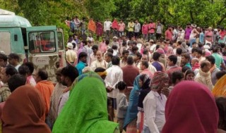 कोरोनाले थलिएको भारतमा चट्याङको कहर, एकैदिन २२ जनाको मृत्यु