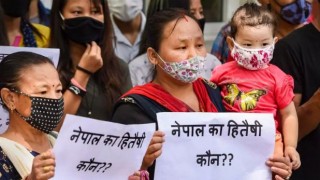 अयोध्याबारे प्रधानमन्त्रीको बयानमा नेपालीहरू नै असन्तुष्ट, गरे दूतावास अगाडि प्रदर्शन