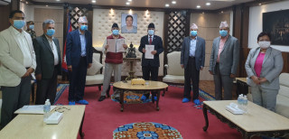 नेकपाको कार्यदलले अध्यक्षद्वयलाई बुझायो प्रतिवेदन