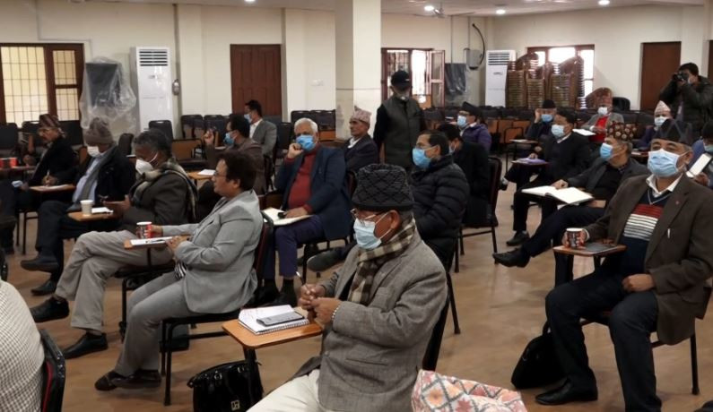 सचिवालय बैठकमा नारायणकाजीको बचाउमा प्रचण्ड, ओली मौन