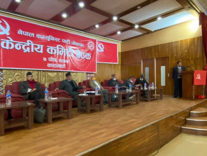 केपी ओलीको बैठक पार्टीको आधिकारिक बैठक होइन, गुट भेला मात्रै हो– माधव नेपाल