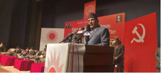 संविधान आइसीयुमा छ, ओली हाँस्दै हिँडेका छन्ः प्रचण्ड