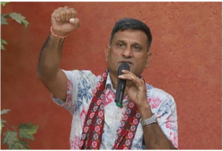 ओली, प्रचण्ड र माधव नेपालबिरुद्द चुनाब लड्ने रमेश खरेलको घोषणा,अन्य ठुला नेतालाई यसरि दिँदैछन् चुनौती !