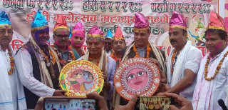 मह जोडीलाई महामूर्खको उपाधि