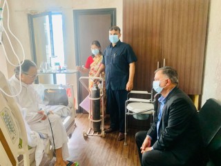 दिल्ली जानुअघि ईश्वर पाेखरेललाई झलनाथकाे आग्रह: ‘पार्टी मिलाउनुस् कमरेड…