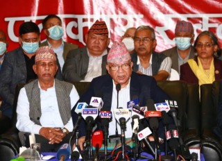 मन्त्री छान्ने  अधिकार माधव नेपाललाई दिइयो