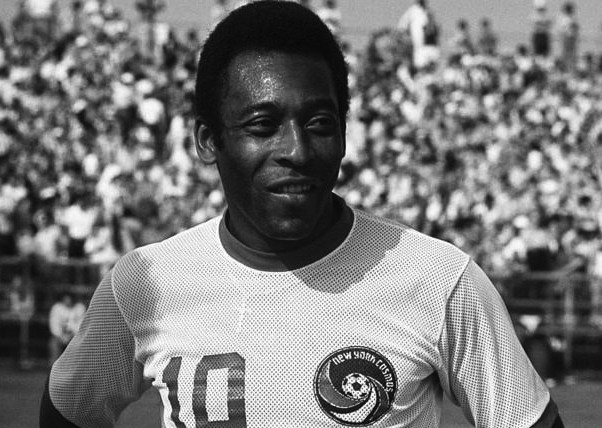महान फुटबलर पेलेको निधन