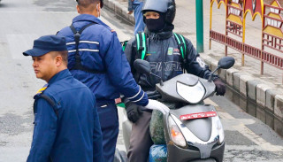 ट्राफिकले लाइसेन्स, ब्लुबुक र चाबी खोस्न नपाउने