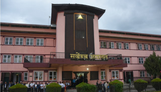 सर्वोच्चका न्यायाधीश बिच द्वन्द्व 